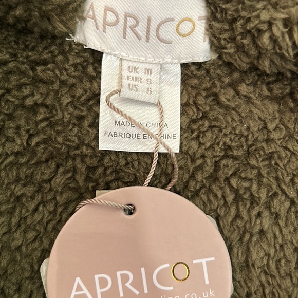 NWT -Apricot Fleece Jacket in Green - Picture 5 of 5